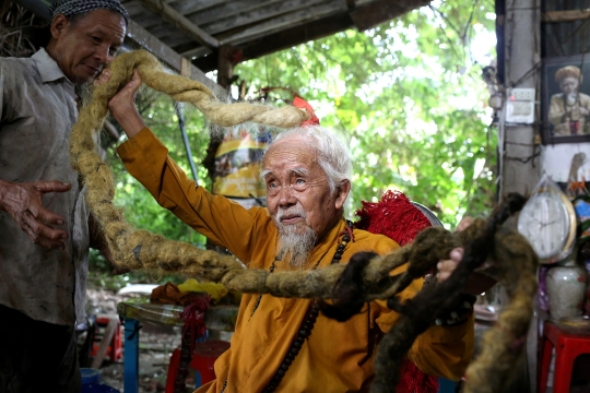 Kakek Asal Vietnam ini Tak Potong Rambut Selama 80 Tahun