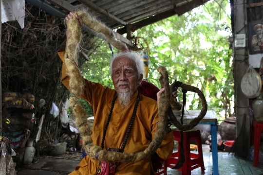 Kakek Asal Vietnam ini Tak Potong Rambut Selama 80 Tahun