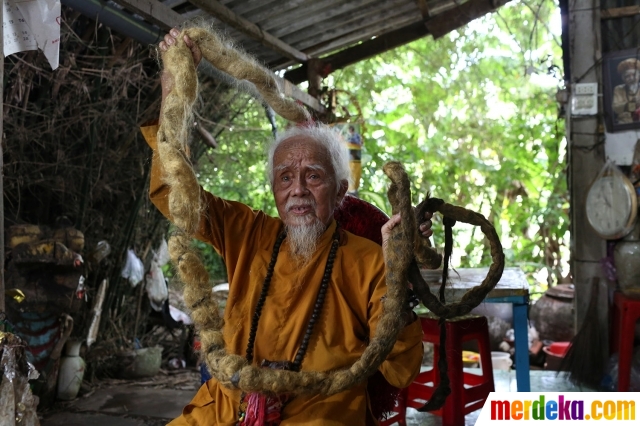 Foto Kakek Asal Vietnam  ini Tak Potong Rambut  Selama 80 