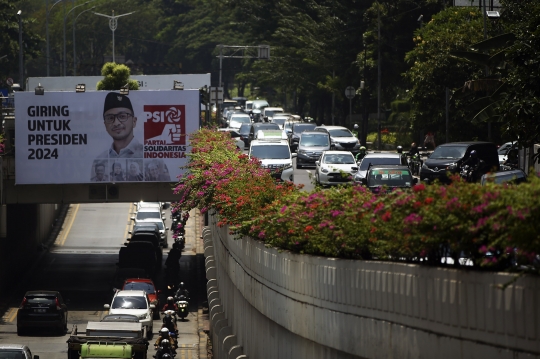 Baliho Giring untuk Presiden Terpasang di Pondok Indah