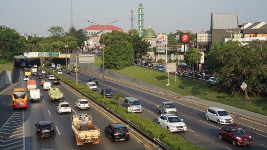 Gubernur Anies Usul Sepeda Boleh Lintasi Jalan Tol