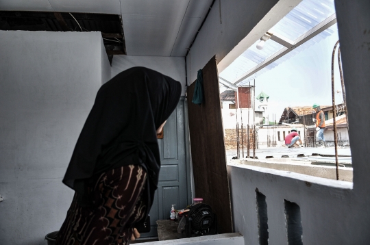 Pembangunan Gedung Sekolah Tutup Akses Masuk Rumah Warga