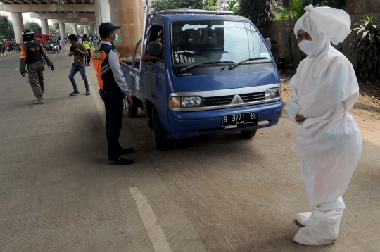 Penampakan Pocong Saat Razia Masker di Kawasan Andara