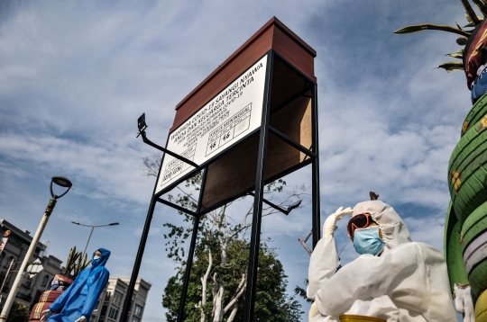 Kontradiktif Tugu Peti Mati Covid-19