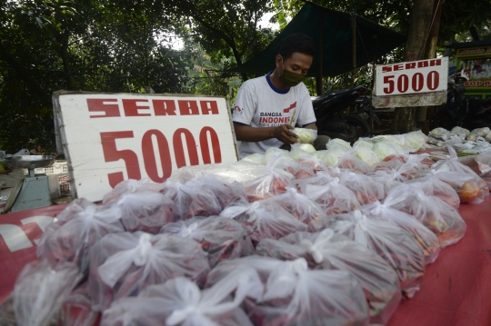 Berjualan Sayur Serba Rp 5 Ribu Demi Bertahan Kala Pandemi