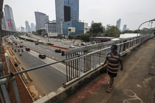 Hari Pertama PSBB Ketat, Jalanan Jakarta Masih Ramai