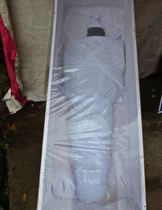 Penampakan Peti Mati Pocong di Depok