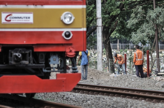 Sering Kecelakaan, Perlintasan Kereta Tanpa Palang di Tanah Kusir Dibangun Pembatas