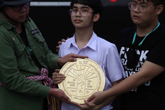 Serukan Reformasi, Mahasiswa Thailand Pasang Plakat 'Negara Milik Rakyat'