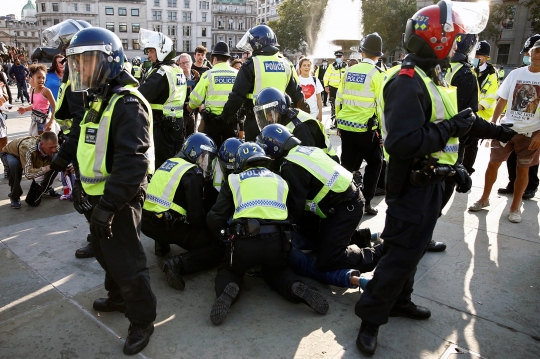 Aksi Unjuk Rasa Anti-Lockdown di London