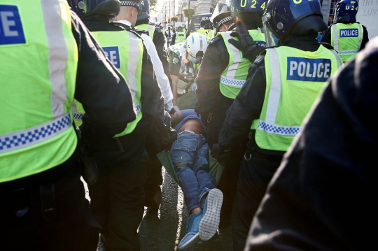 Aksi Unjuk Rasa Anti-Lockdown di London