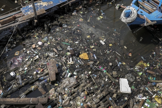 Jakarta Produksi 2.000 Ton Sampah Plastik Per Hari