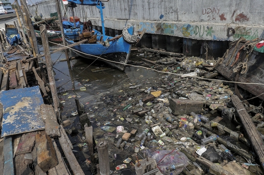 Jakarta Produksi 2.000 Ton Sampah Plastik Per Hari