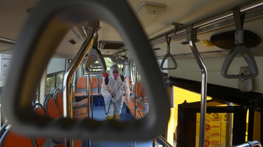 Bus Sekolah Dialihfungsikan untuk Evakuasi Pasien Covid-19