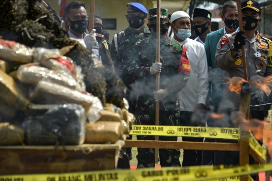 Polisi Musnahkan 372,6 Kg Ganja, 80,2 Kg Sabu, dan 27.400 Pil Ekstasi di Aceh