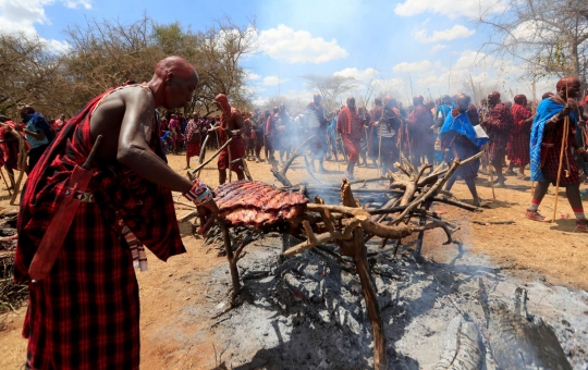 Melihat Ritual Menjadi Sesepuh Suku Maasai