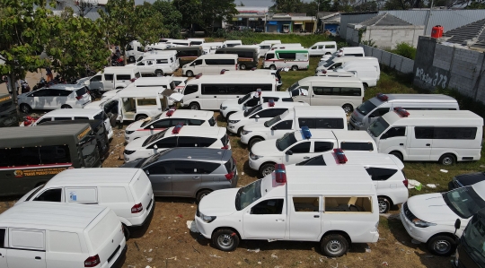 Menengok Kesibukan Perakitan Mobil Ambulans di Bekasi