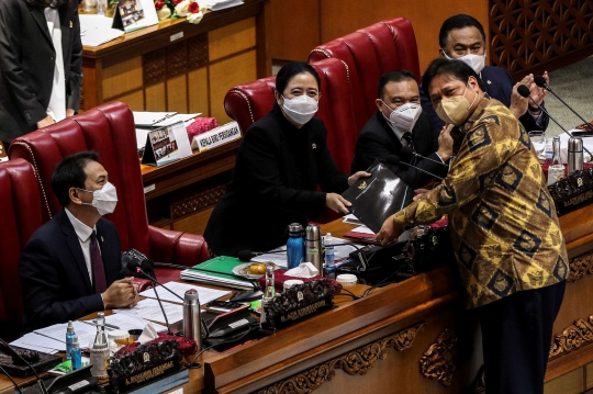 Suasana Rapat Pengesahan UU Omnibus Law Cipta Kerja