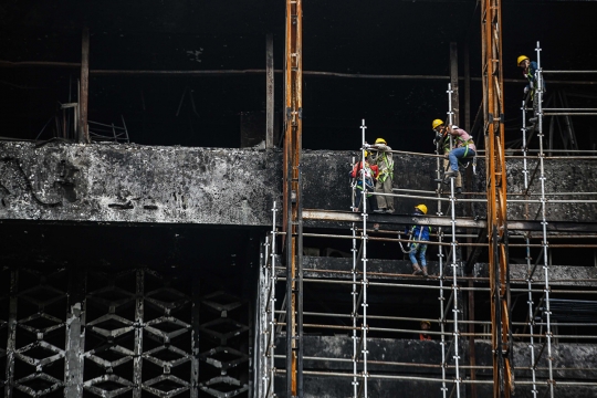 Perbaikan Gedung Kejaksaan Agung yang Terbakar