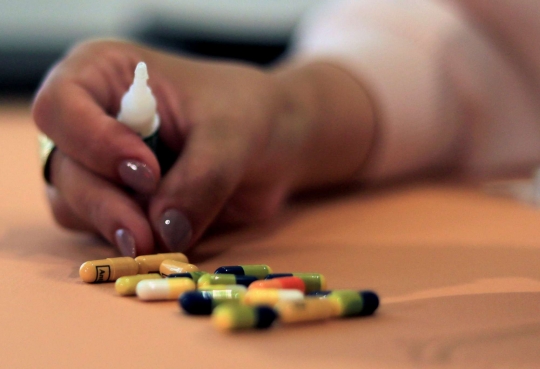 Uniknya Karya Seni Terbuat dari Pil dan Resep Obat