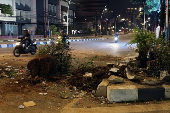 Demo Berujung Anarkis, Sebagian Jakarta Porak Poranda