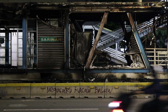 Demo Berujung Anarkis, Sebagian Jakarta Porak Poranda