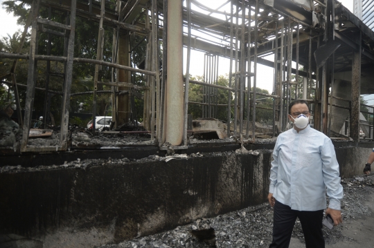 Gubernur Anies Tinjau Halte Transjakarta yang Terbakar