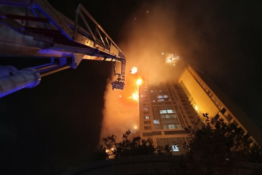 Api Lahap Apartemen 33 Lantai di Korea Selatan