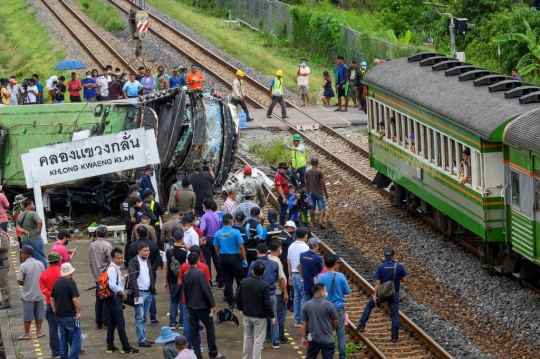 Tabrakan Maut Bus dan Truk di Thailand, 20 Orang Tewas