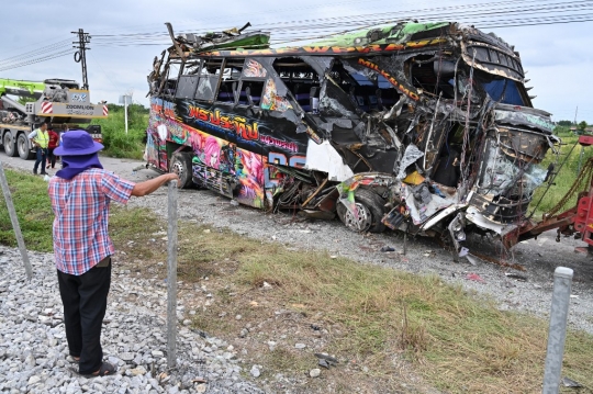 Tabrakan Maut Bus dan Truk di Thailand, 20 Orang Tewas