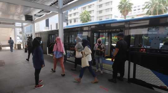 Halte Transjakarta Bundaran HI Mulai Beroperasi Usai Rusak Akibat Kerusuhan