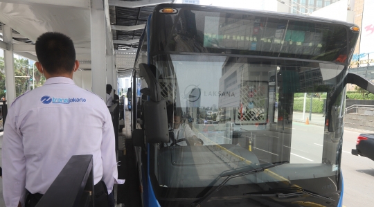 Halte Transjakarta Bundaran HI Mulai Beroperasi Usai Rusak Akibat Kerusuhan