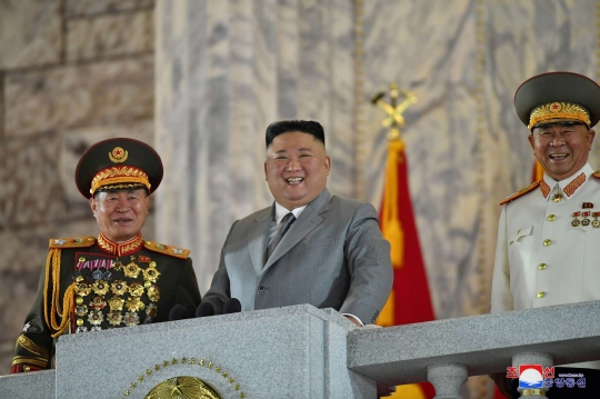 Momen Kim Jong-un Berkaca-kaca Saat Pidato di Parade Militer