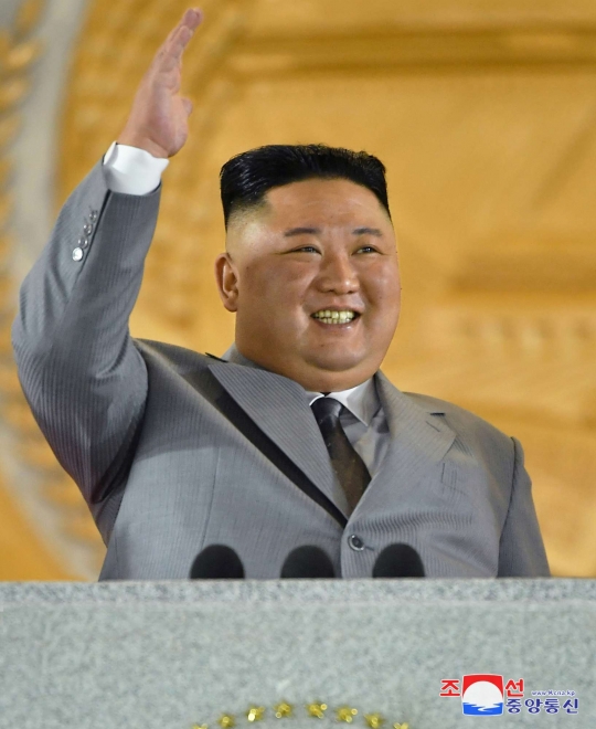 Momen Kim Jong-un Berkaca-kaca Saat Pidato di Parade Militer