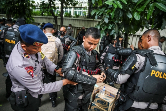 Melihat Kesiapan Anggota Brimob Mengamankan Aksi Demo Tolak Omnibus Law
