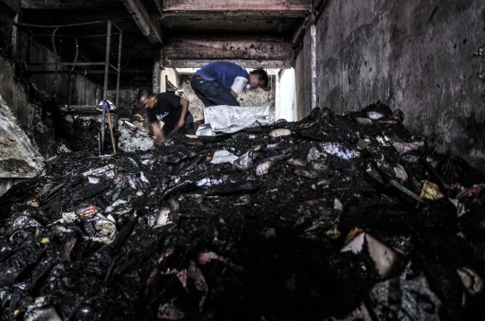 Toko Buku Senen Berbenah Usai Dibakar Massa