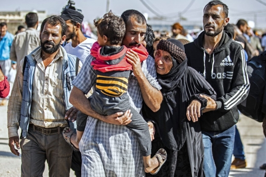 Momen Ratusan Tahanan ISIS Dibebaskan dan Disambut Haru Keluarga