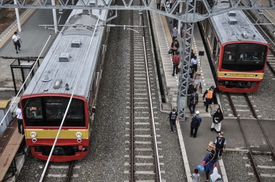 Jadwal Operasional KRL Kembali Normal