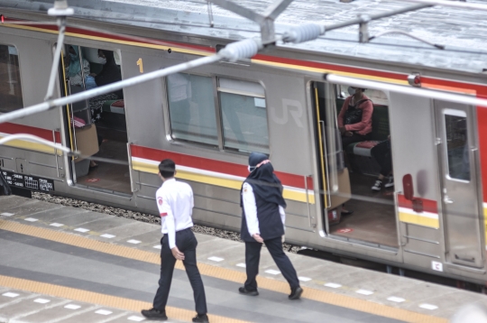 Jadwal Operasional KRL Kembali Normal