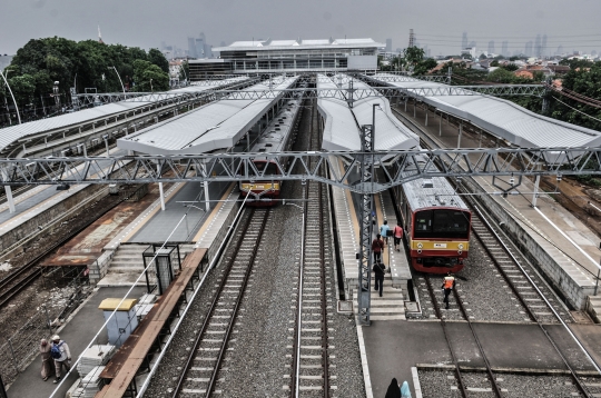 Jadwal Operasional KRL Kembali Normal