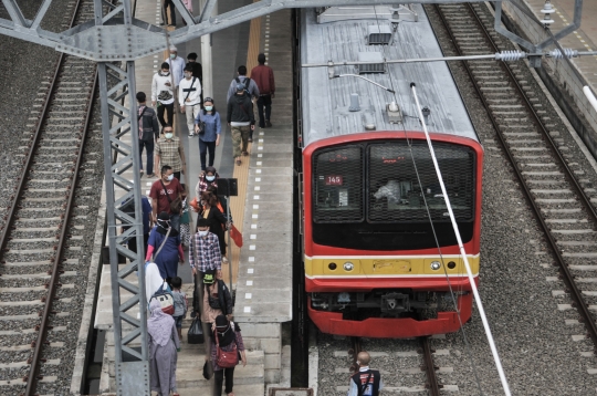 Jadwal Operasional KRL Kembali Normal