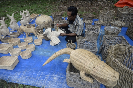 Dampak Pandemi, Pengrajin Anyaman Rotan Sepi Pesanan