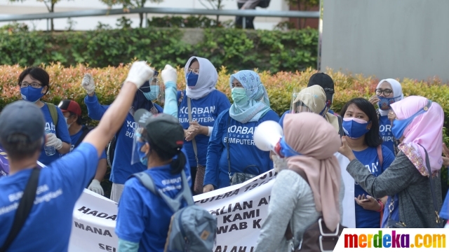 Foto : Puluhan Nasabah Korban Gagal Bayar Geruduk Kantor AJB Bumiputera ...