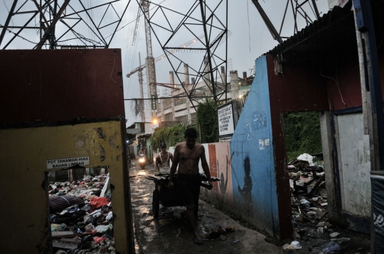 Tergusur Pembangunan Jakarta International Stadium