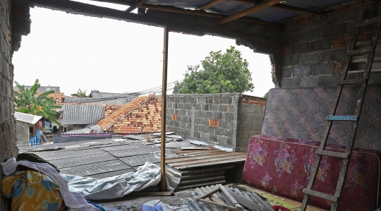 Kondisi Ratusan Rumah Rusak Dihantam Puting Beliung di Bekasi