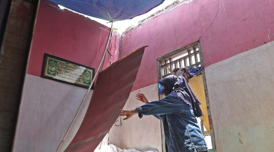 Kondisi Ratusan Rumah Rusak Dihantam Puting Beliung di Bekasi
