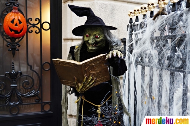 Foto Seramnya Hiasan  Halloween di Upper East Side 