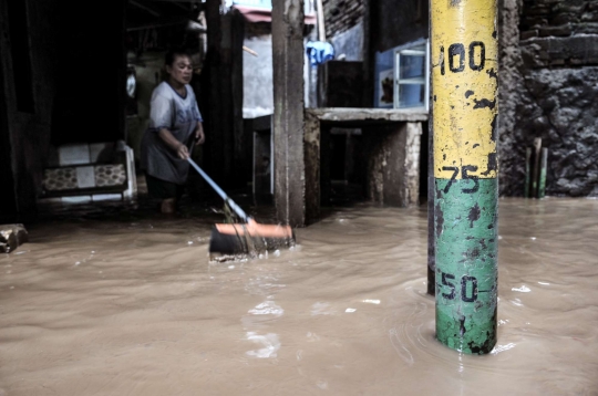 12 Jam Banjir Kiriman Rendam Permukiman di Kebon Pala