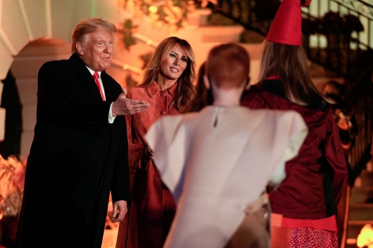 Donald Trump Rayakan Halloween di Gedung Putih