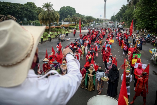 Aksi Serikat Rakyat Miskin Indonesia Tolak Omnibus Law Cipta Kerja